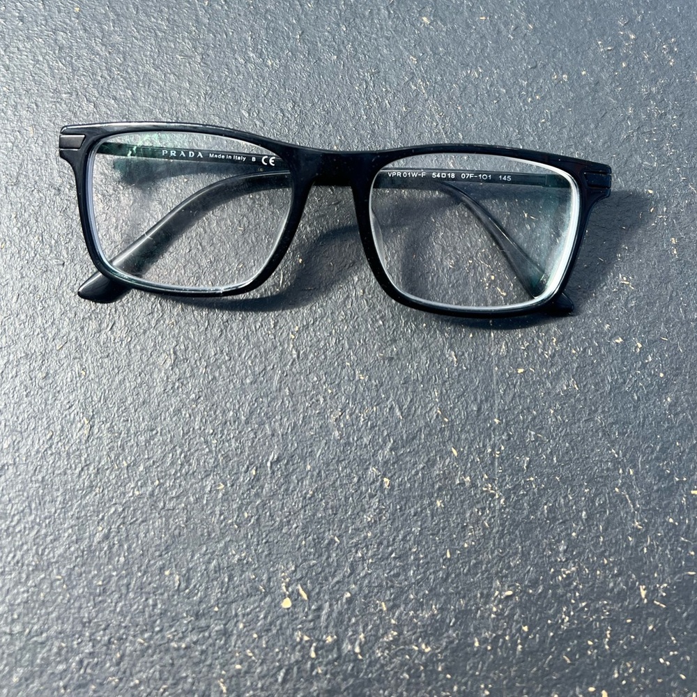 Prada VPR 01W-F 54-18 07F-101 145 Made in Italy